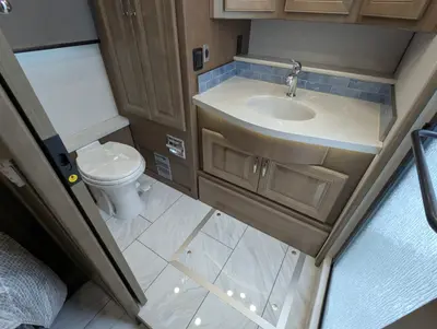 2026 Fleetwood Discovery 38N photo 33