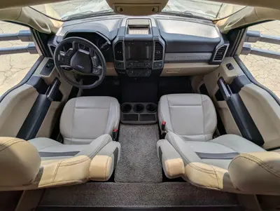 2021 Thor Motor Coach Omni SV34 photo 11