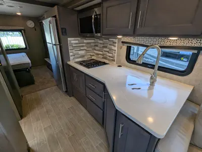 2021 Thor Motor Coach Omni SV34 photo 17