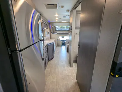 2021 Thor Motor Coach Omni SV34 photo 27