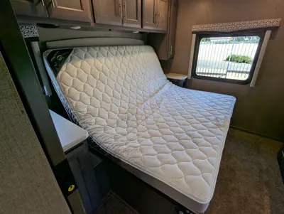 2021 Thor Motor Coach Omni SV34 photo 24