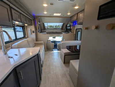 2021 Thor Motor Coach Omni SV34 photo 29