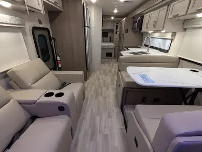 2026 Thor Motor Coach Omni Trail L35 photo 16