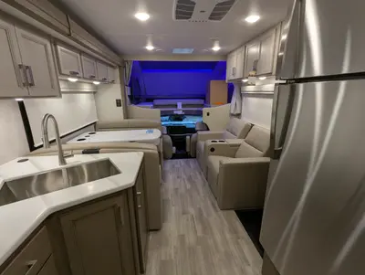 2026 Thor Motor Coach Omni Trail L35 photo 33