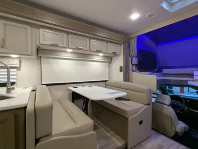 2026 Thor Motor Coach Omni Trail L35 photo 19