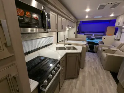 2026 Thor Motor Coach Omni Trail L35 photo 32