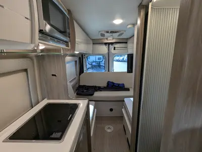 2022 Thor Motor Coach Tellaro 20J photo 22