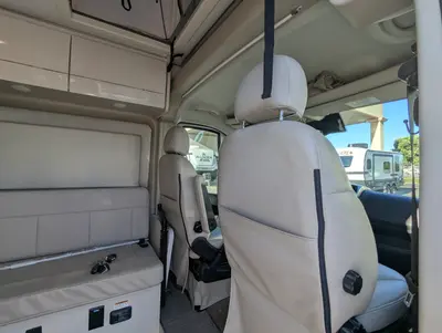 2022 Thor Motor Coach Tellaro 20J photo 11
