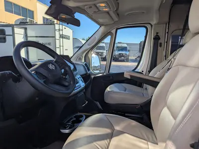 2022 Thor Motor Coach Tellaro 20J photo 9