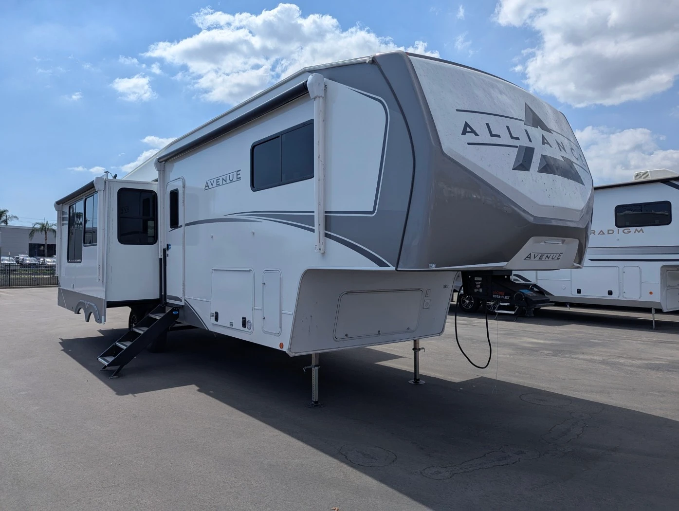 2026 Alliance RV Avenue 35RKS exterior