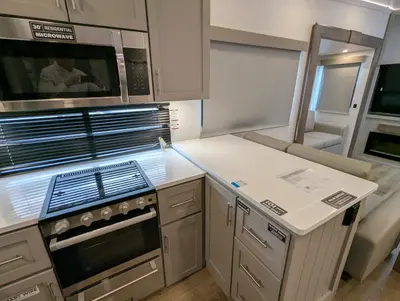 2026 Alliance RV Avenue 35RKS photo 29