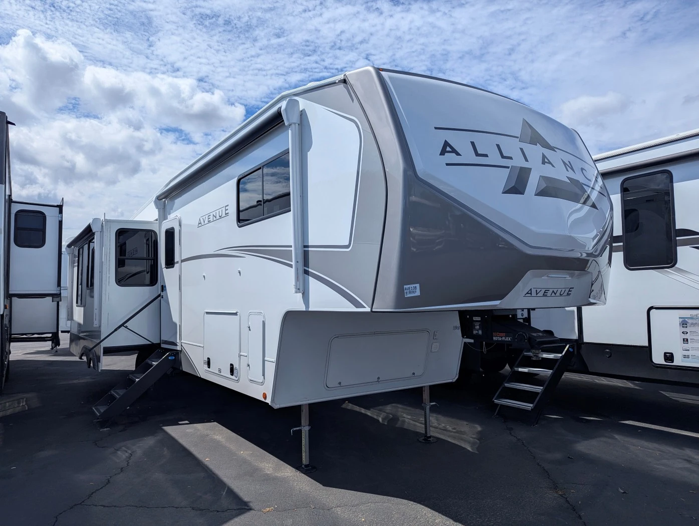 2026 Alliance RV Avenue 35RKS exterior