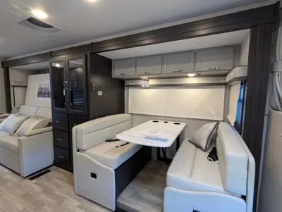 2026 Thor Motor Coach Omni Trail S29 photo 12