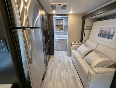 2026 Thor Motor Coach Omni Trail S29 photo 21