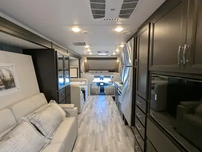 2026 Thor Motor Coach Omni Trail S29 photo 30