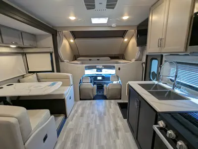2026 Thor Motor Coach Omni Trail S29 photo 32