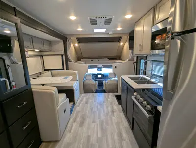 2026 Thor Motor Coach Omni Trail S29 photo 31