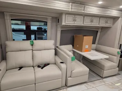 2026 Fleetwood Discovery 38N photo 35