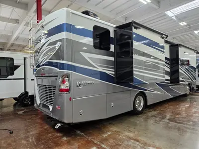 2026 Fleetwood Discovery 38N photo 5