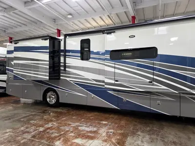 2026 Fleetwood Discovery 38N photo 4