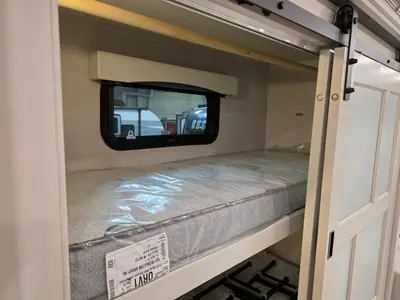 2026 Fleetwood Discovery 38N photo 39