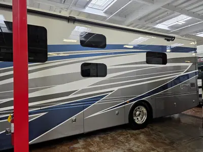 2026 Fleetwood Discovery 38N photo 7