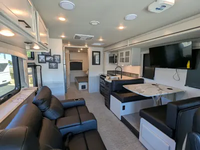 2026 Fleetwood Flair 28A photo 12