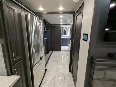 2026 Fleetwood Discovery 38W photo 23