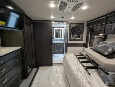 2026 Fleetwood Discovery 38W photo 28