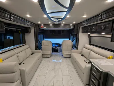 2026 Fleetwood Discovery 38W photo 47