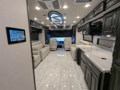 2026 Fleetwood Discovery 38W photo 44