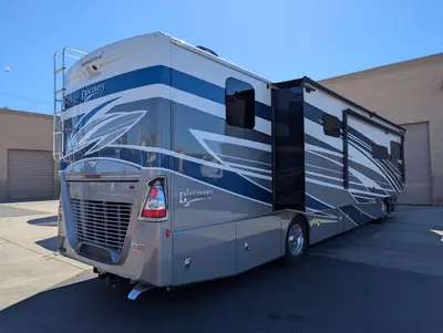 2026 Fleetwood Discovery 38W photo 5