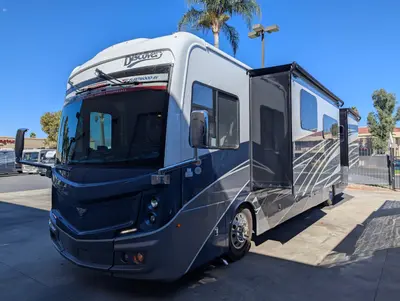 2026 Fleetwood Discovery 38W photo 3