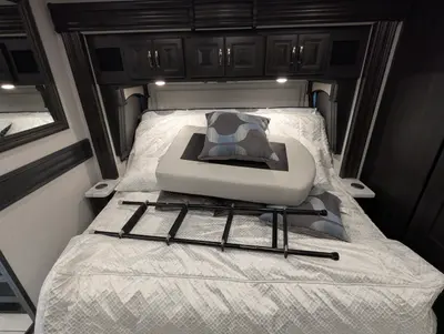 2026 Fleetwood Discovery 38W photo 30