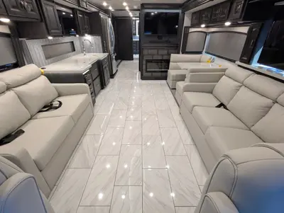 2026 Fleetwood Discovery 38W photo 15