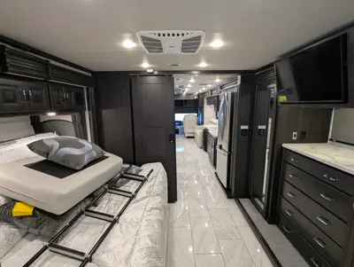 2026 Fleetwood Discovery 38W photo 41