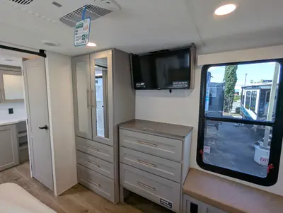 2026 Alliance RV Paradigm 385FL photo 29