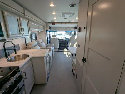 2026 Fleetwood Flair 29M photo 32