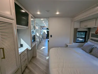 2026 Fleetwood Bounder 35K photo 32