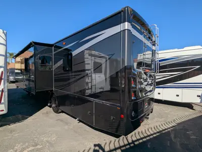 2026 Fleetwood Bounder 35K photo 5