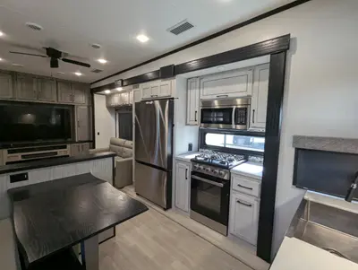 2023 KZ RV Durango Gold G360REQ photo 17