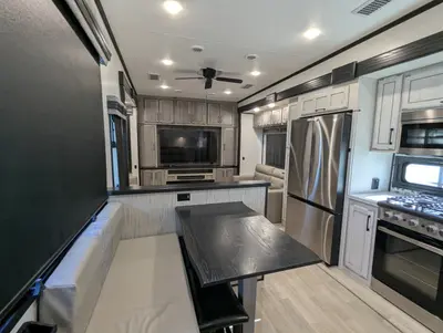 2023 KZ RV Durango Gold G360REQ photo 18