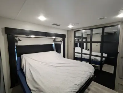 2023 KZ RV Durango Gold G360REQ photo 9