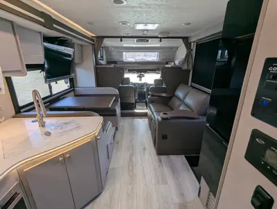 2026 Coachmen Entourage 320LV photo 34
