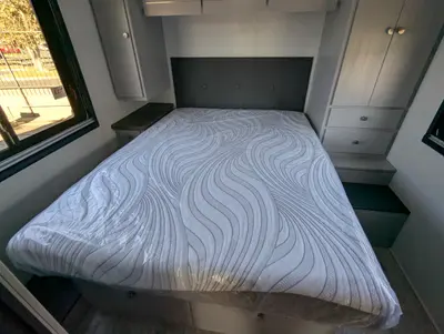2026 Coachmen Entourage 320LV photo 31