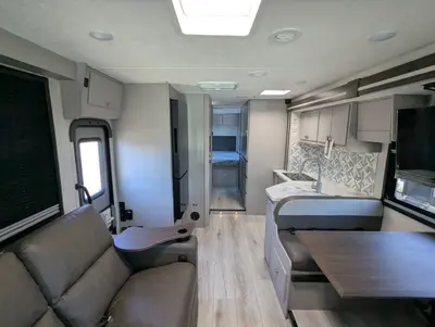 2026 Coachmen Entourage 320LV photo 17