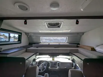 2026 Coachmen Entourage 320LV photo 14