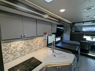 2026 Coachmen Entourage 320LV photo 36