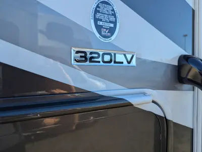 2026 Coachmen Entourage 320LV photo 7