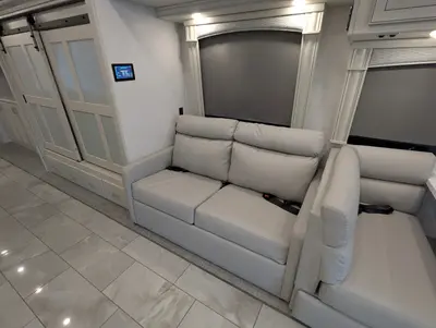 2026 Fleetwood Discovery 38N photo 22